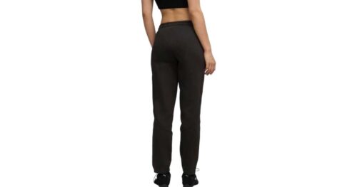 PUMA EVOSTRIPE SWEATPANTS DK OP
